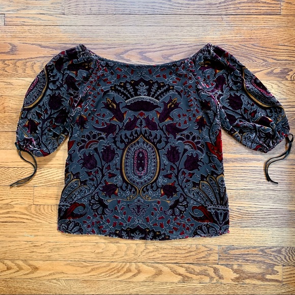 Alice + Olivia Alecia Off the Shoulder Baroque Burnout Velvet Top - Picture 4 of 9